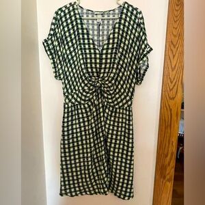 Green/Navy/Cream plaid dress. Lightweight.